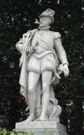 statue